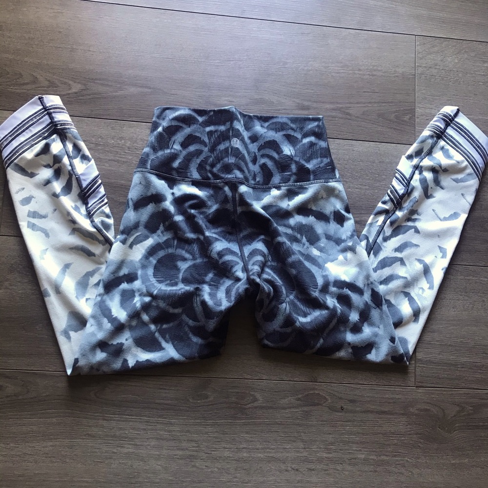 Lululemon pretty plume Angel Wing leggings